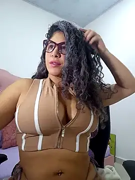 Snapshot of Lilith_30 chatting on September 9, 2025, 4:11 am Lilith 30 online show from September 9, 2025, 4:11 am