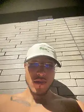 Snapshot of MaxxxSteil chatting on March 22, 2025, 12:25 pm MaxxxSteil online show from March 22, 2025, 12:25 pm