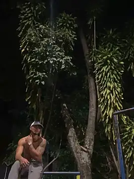 Snapshot of MaxxxSteil chatting on March 10, 2025, 9:34 am MaxxxSteil online show from March 10, 2025, 9:34 am