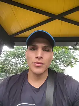 Snapshot of MaxxxSteil chatting on March 4, 2025, 8:49 pm MaxxxSteil online show from March 4, 2025, 8:49 pm