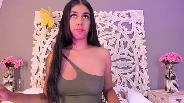 Snapshot of AnnieGibbyns chatting on February 14, 2026, 10:54 pm AnnieGibbyns online show from February 14, 2026, 10:54 pm