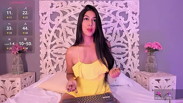 Snapshot of AnnieGibbyns chatting on December 19, 2025, 9:06 pm AnnieGibbyns online show from December 19, 2025, 9:06 pm