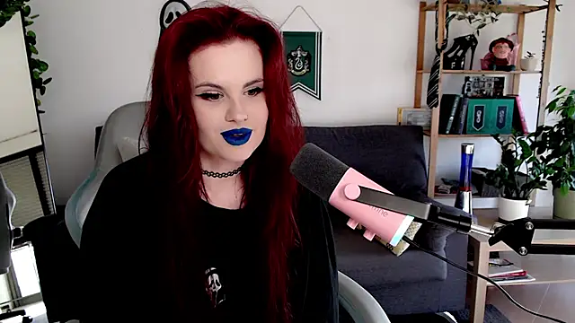 Snapshot of Della_Ideal chatting on November 11, 2025, 9:04 am Della Ideal online show from November 11, 2025, 9:04 am