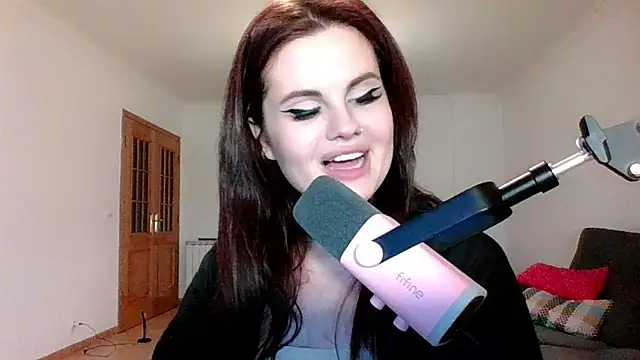 Snapshot of Della_Ideal chatting on March 20, 2025, 6:31 pm Della Ideal online show from March 20, 2025, 6:31 pm