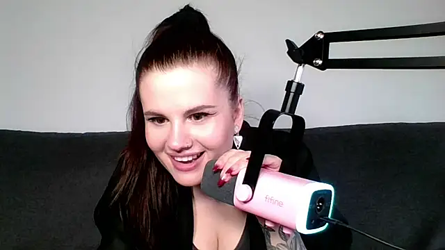 Snapshot of Della_Ideal chatting on March 19, 2025, 12:12 pm Della Ideal online show from March 19, 2025, 12:12 pm