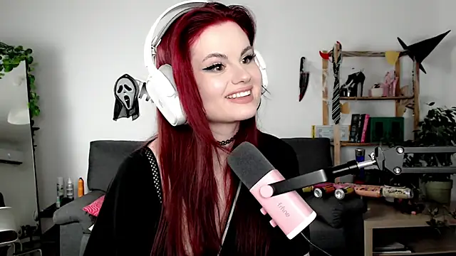 Snapshot of Della_Ideal chatting on October 19, 2025, 11:13 am Della Ideal online show from October 19, 2025, 11:13 am