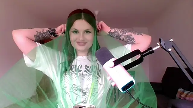 Snapshot of Della_Ideal chatting on March 17, 2025, 3:18 pm Della Ideal online show from March 17, 2025, 3:18 pm