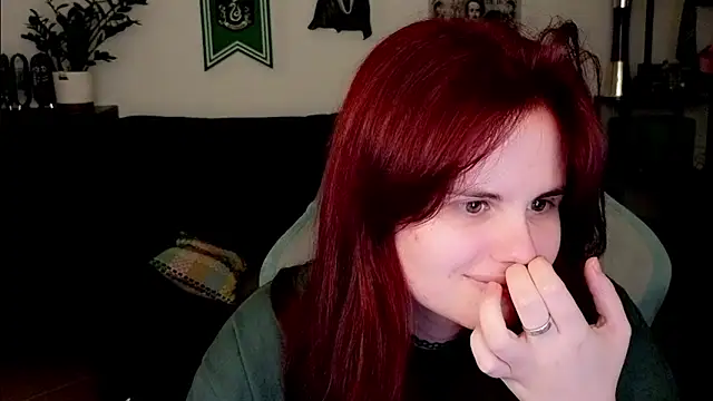 Snapshot of Della_Ideal chatting on February 18, 2026, 7:32 pm Della Ideal online show from February 18, 2026, 7:32 pm