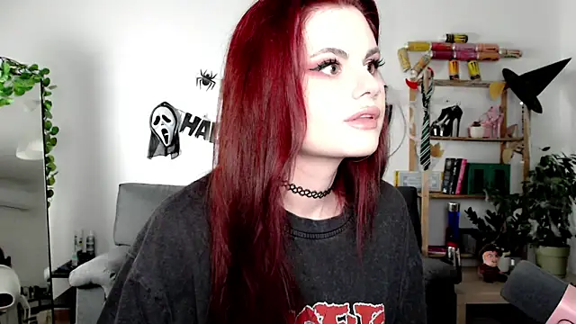 Snapshot of Della_Ideal chatting on October 20, 2025, 4:40 pm Della Ideal online show from October 20, 2025, 4:40 pm