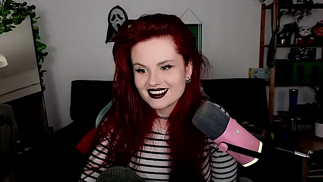 Snapshot of Della_Ideal chatting on November 13, 2025, 6:23 pm Della Ideal online show from November 13, 2025, 6:23 pm