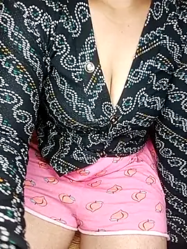 Snapshot of geetha_telugu_kan277 chatting on February 17, 2026, 6:22 am geetha telugu kan277 online show from February 17, 2026, 6:22 am