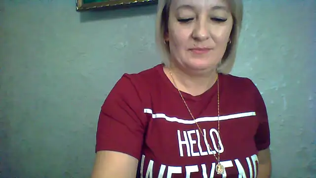 ArielXLoveresss online show from October 18, 2025, 7:43 am