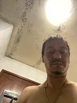 rogerdik76 online show from March 29, 2026, 8:43 pm