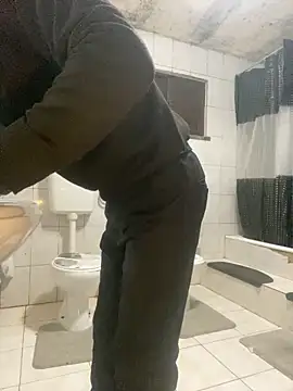 Snapshot of rogerdik76 chatting on March 3, 2026, 6:20 am rogerdik76 online show from March 3, 2026, 6:20 am