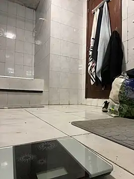 Snapshot of rogerdik76 chatting on February 18, 2026, 6:44 am rogerdik76 online show from February 18, 2026, 6:44 am