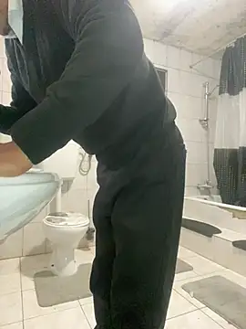 Snapshot of rogerdik76 chatting on February 20, 2026, 6:48 am rogerdik76 online show from February 20, 2026, 6:48 am