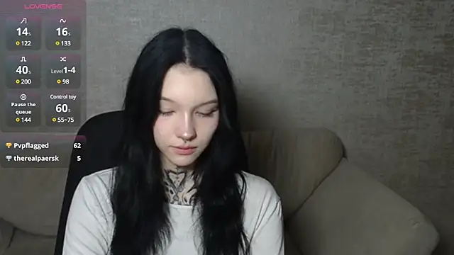 Snapshot of mefwhore chatting on February 26, 2025, 7:42 pm mefwhore online show from February 26, 2025, 7:42 pm