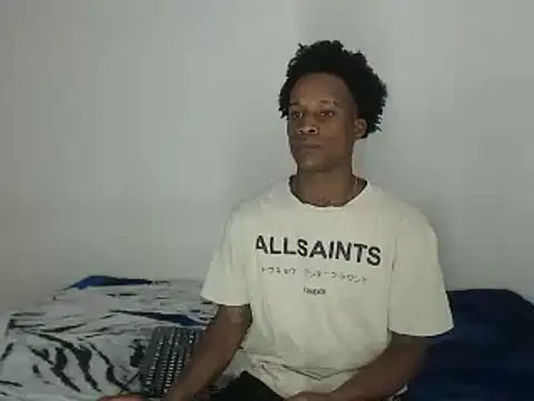 thomas love11 online show from March 18, 2025, 11:42 pm