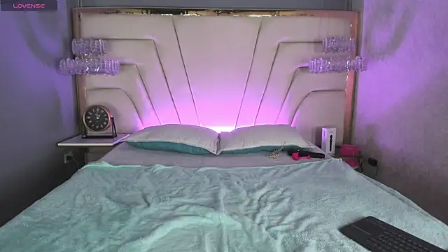 nathalya summer online show from April 7, 2026, 9:49 pm