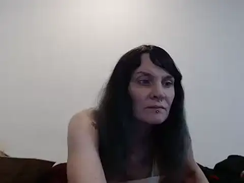 Snapshot of Hotmodel1984 chatting on December 18, 2025, 4:28 am Hotmodel1984 online show from December 18, 2025, 4:28 am