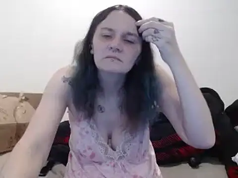 Snapshot of Hotmodel1984 chatting on December 17, 2025, 4:23 pm Hotmodel1984 online show from December 17, 2025, 4:23 pm