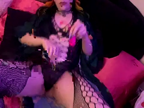 Snapshot of ChrryFoxx chatting on November 21, 2025, 11:31 am ChrryFoxx online show from November 21, 2025, 11:31 am