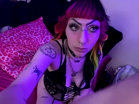 Snapshot of ChrryFoxx chatting on November 4, 2025, 10:19 am ChrryFoxx online show from November 4, 2025, 10:19 am