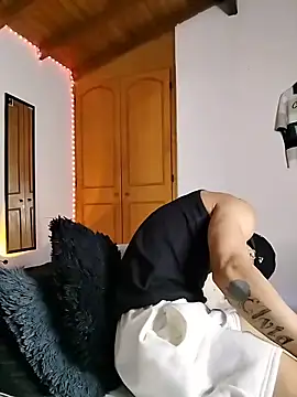 Snapshot of morenosiam chatting on November 16, 2025, 9:30 pm morenosiam online show from November 16, 2025, 9:30 pm