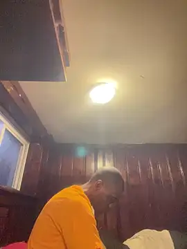 YODAPESOS online show from April 25, 2026, 12:57 am