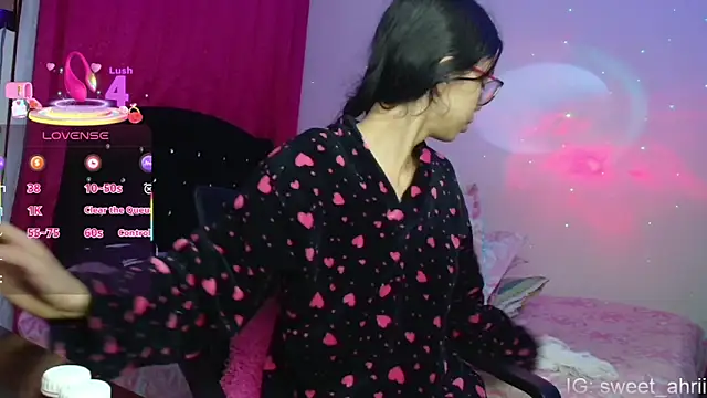 AhriSweet  online show from February 18, 2026, 1:18 pm