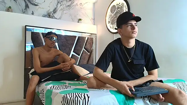 KING OFF BOYS online show from November 25, 2025, 1:33 pm