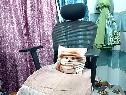 Snapshot of Lovely_Jiya chatting on October 4, 2025, 9:11 am Lovely Jiya online show from October 4, 2025, 9:11 am