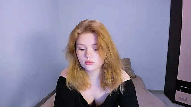 LaseyMoon online show from November 19, 2025, 1:38 am