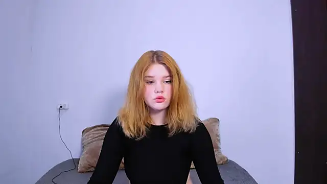 LaseyMoon online show from October 13, 2025, 10:10 pm