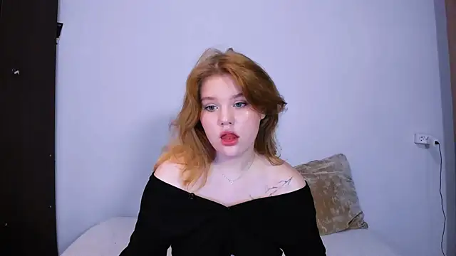 LaseyMoon online show from September 19, 2025, 11:25 am