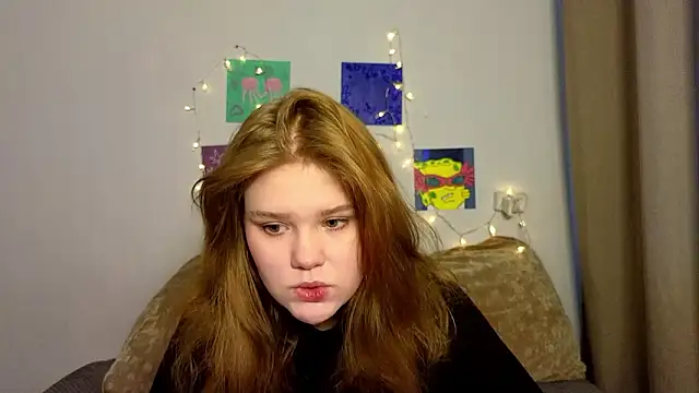 LaseyMoon online show from March 4, 2026, 6:32 am