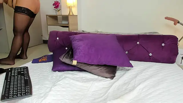 Snapshot of MontserratMarie chatting on March 10, 2025, 7:18 pm MontserratMarie online show from March 10, 2025, 7:18 pm