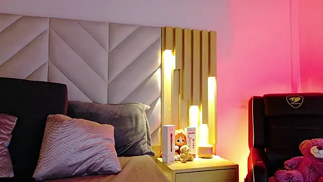 Anaise latif online show from April 2, 2026, 11:39 am