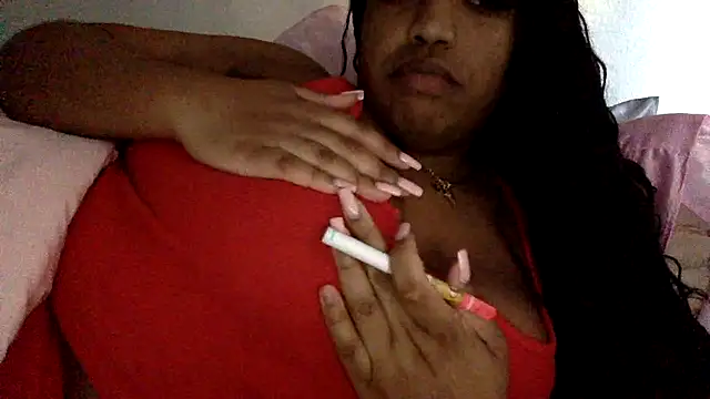 Snapshot of bronxminx chatting on February 24, 2025, 8:25 pm bronxminx online show from February 24, 2025, 8:25 pm