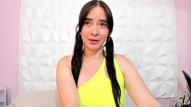 Snapshot of Valeriagomez_ chatting on March 15, 2025, 11:40 am Valeriagomez online show from March 15, 2025, 11:40 am