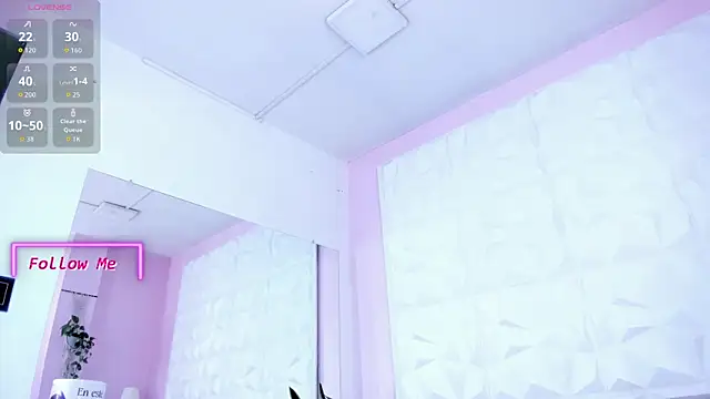 Snapshot of Valeriagomez_ chatting on October 8, 2025, 11:56 am Valeriagomez online show from October 8, 2025, 11:56 am