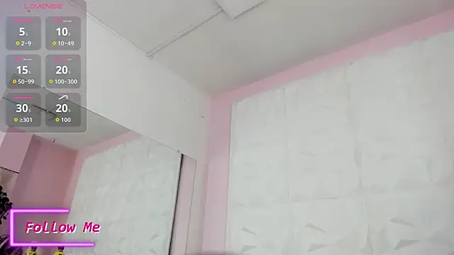 Snapshot of Valeriagomez_ chatting on October 23, 2025, 12:04 pm Valeriagomez online show from October 23, 2025, 12:04 pm