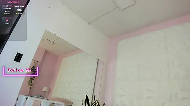 Snapshot of Valeriagomez_ chatting on October 6, 2025, 12:06 pm Valeriagomez online show from October 6, 2025, 12:06 pm