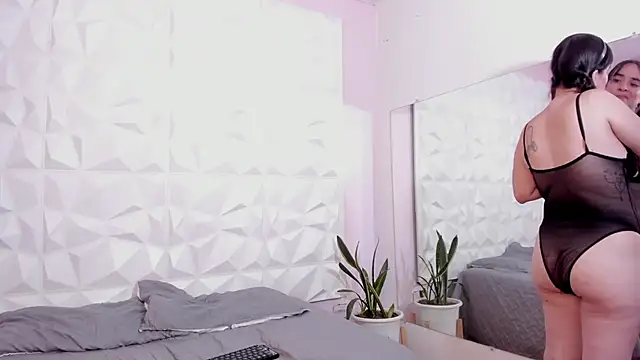 Snapshot of Valeriagomez_ chatting on March 1, 2025, 2:44 pm Valeriagomez online show from March 1, 2025, 2:44 pm