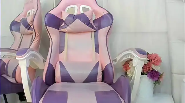 Snapshot of kamii_arias chatting on March 18, 2025, 12:06 pm kamii arias online show from March 18, 2025, 12:06 pm