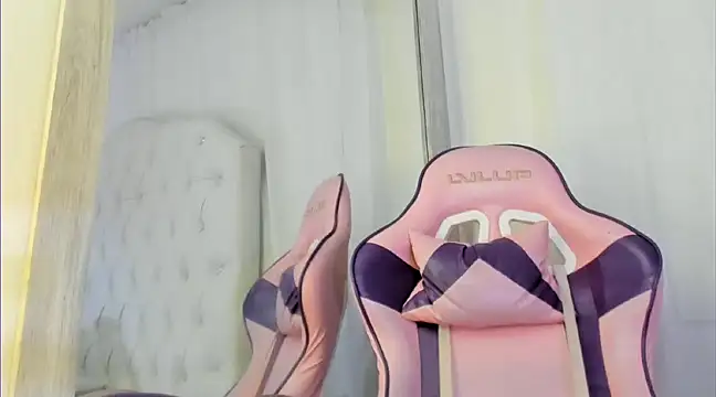 Snapshot of kamii_arias chatting on March 3, 2025, 12:06 pm kamii arias online show from March 3, 2025, 12:06 pm