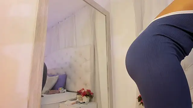 Snapshot of kamii_arias chatting on September 11, 2025, 1:00 pm kamii arias online show from September 11, 2025, 1:00 pm