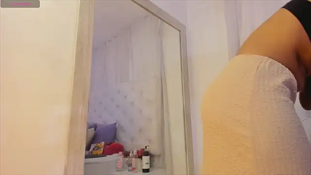 Snapshot of kamii_arias chatting on September 13, 2025, 12:38 pm kamii arias online show from September 13, 2025, 12:38 pm