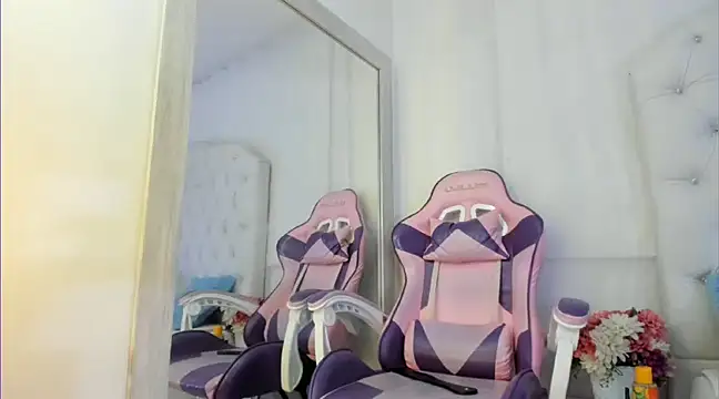 Snapshot of kamii_arias chatting on March 11, 2025, 3:23 pm kamii arias online show from March 11, 2025, 3:23 pm