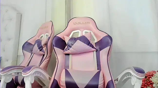 Snapshot of kamii_arias chatting on March 13, 2025, 12:13 pm kamii arias online show from March 13, 2025, 12:13 pm